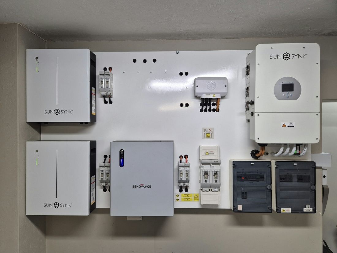 Hybrid Inverter and Battery